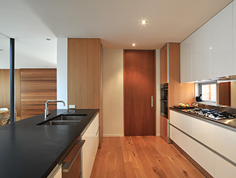 THUMB kitchen-neo-design-1970s-modern-american-oak-westmere